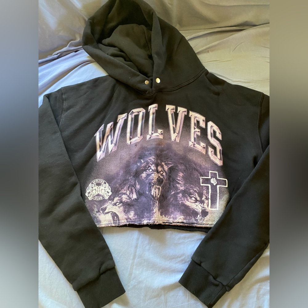 Darc Sport “Heaven has to wait” cropped sweatshirt. Worn once.